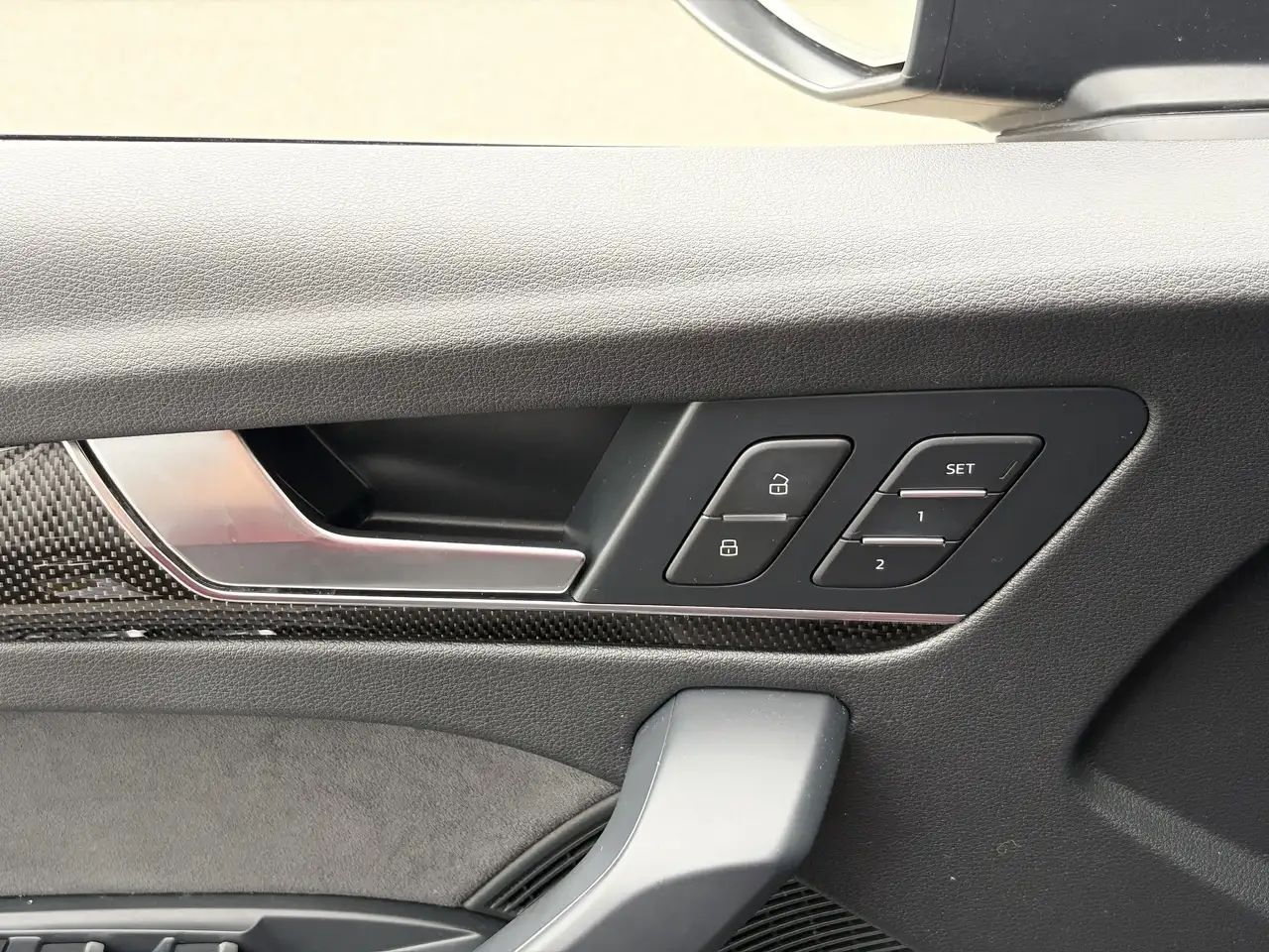 Audi SQ5 снимка Audi SQ5