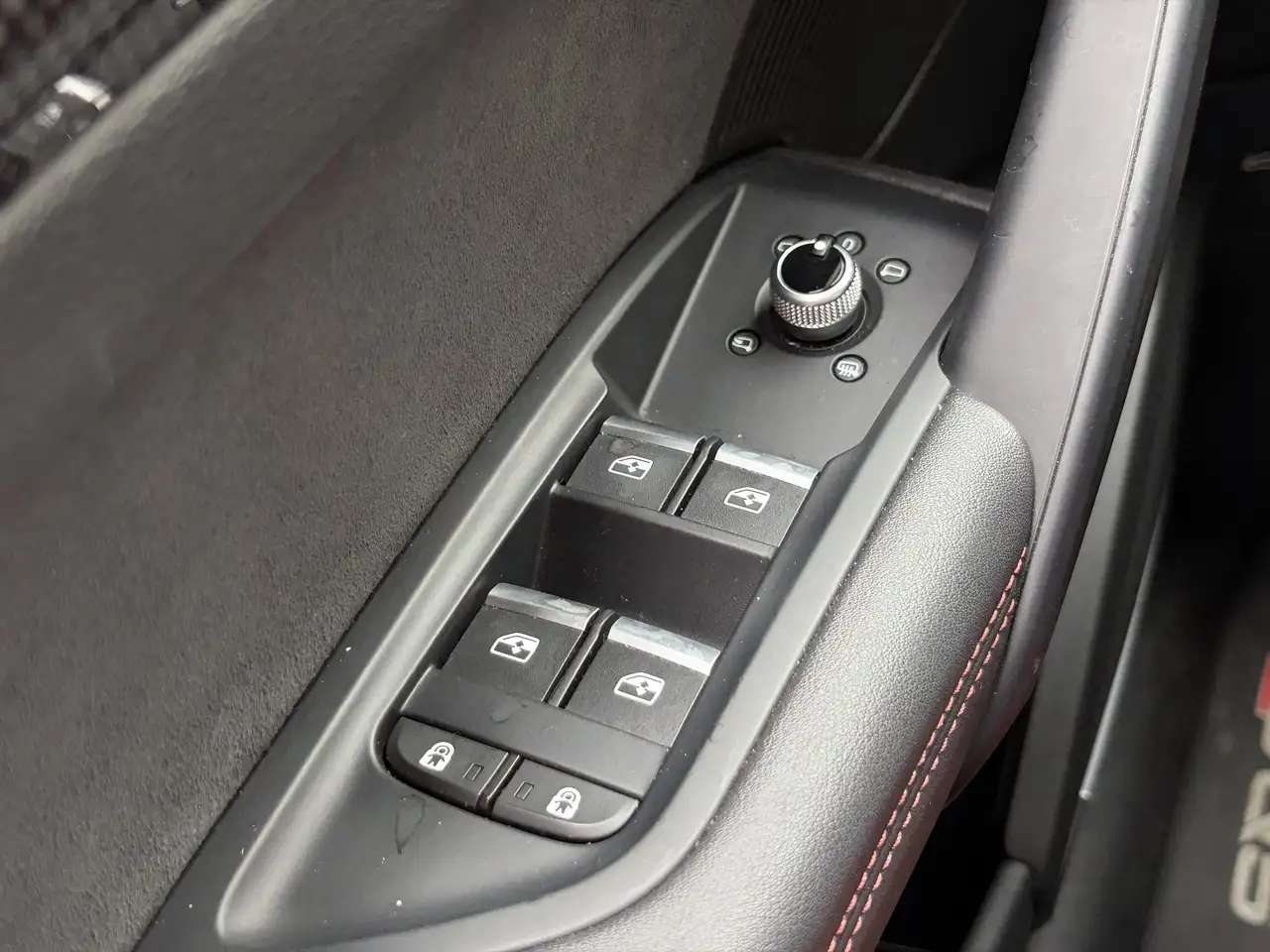 Audi SQ5 снимка Audi SQ5
