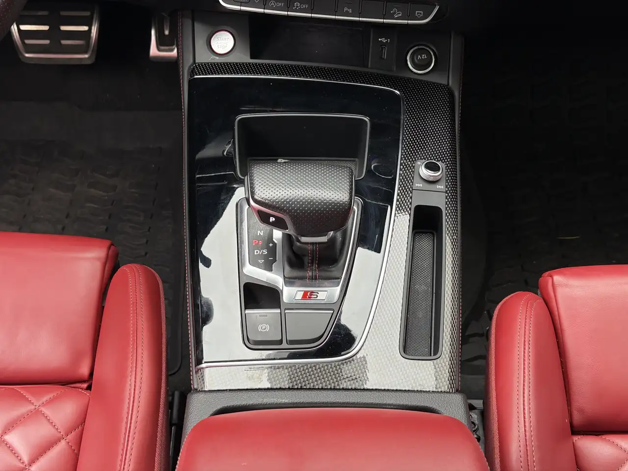 Audi SQ5 снимка Audi SQ5