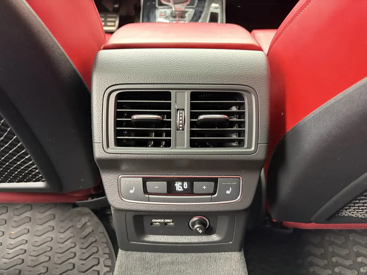 Audi SQ5 снимка Audi SQ5