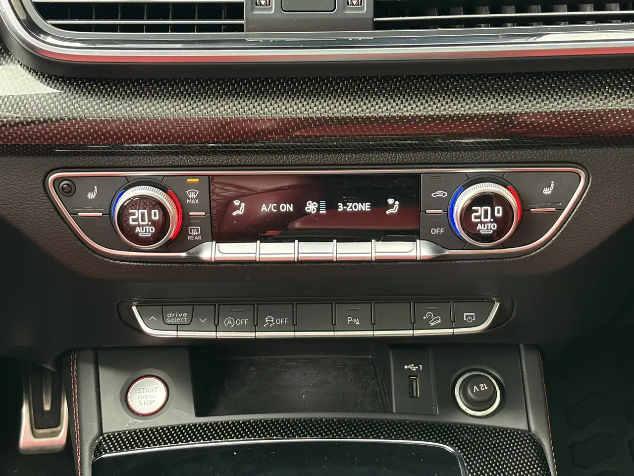 Audi SQ5 снимка Audi SQ5
