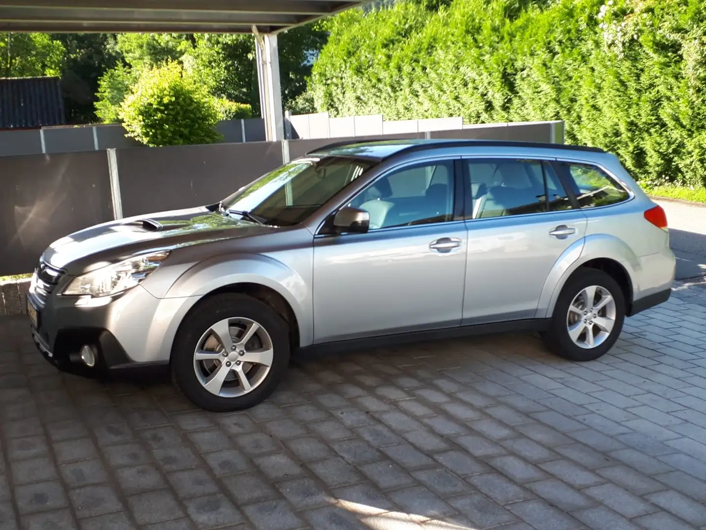 Subaru OUTBACK Outback Touring Wagon 2,0 DComfort AWD CVT Comfort Silber - 1