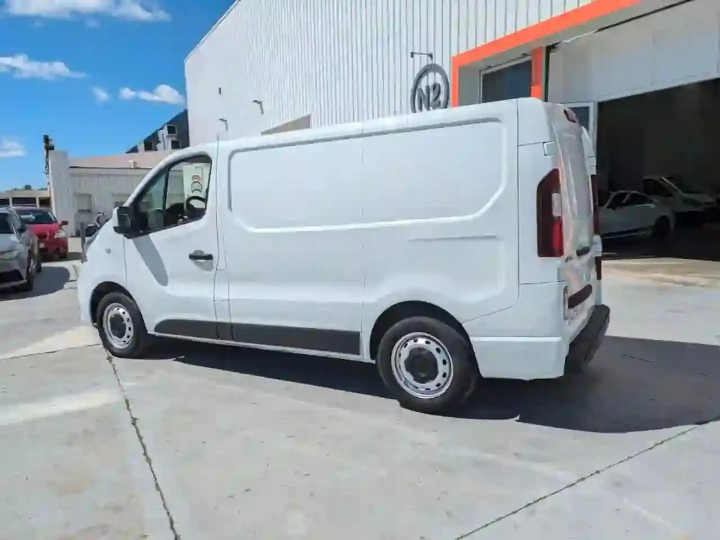 Renault Trafic Furgón 27 L1H1 Energy BluedCi 88kW Blanc - 2