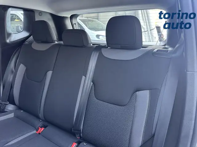 Jeep Renegade view 12