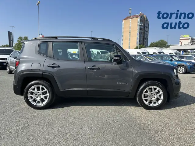 Jeep Renegade view 8
