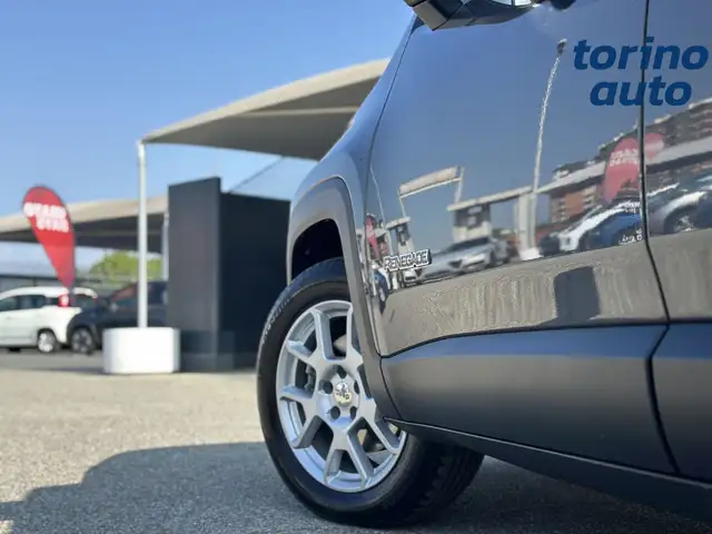 Jeep Renegade view 10