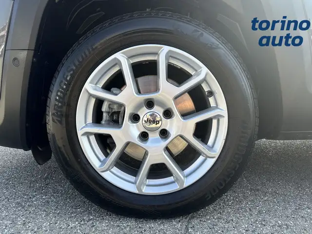 Jeep Renegade view 9
