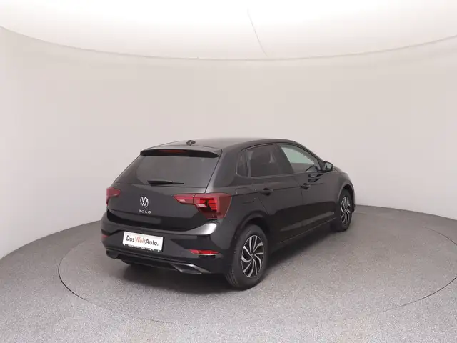 Volkswagen Polo view 4