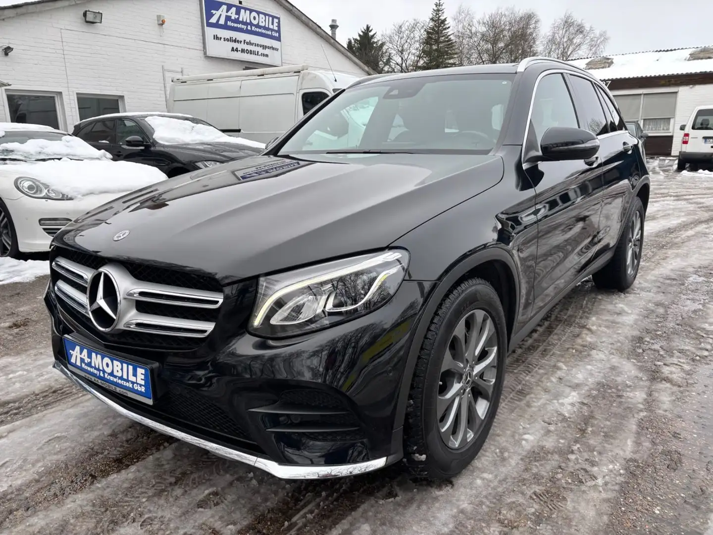 Mercedes-Benz GLC 250 4Matic AMG Line LED Navi Pano Kamera Schwarz - 1