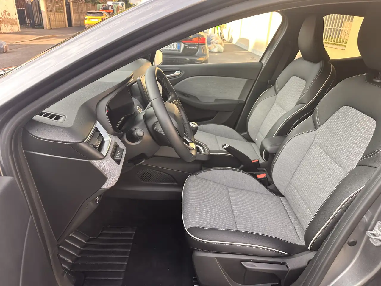 Renault Clio 1.0 eco-g Techno 100cv, миниатюра 8