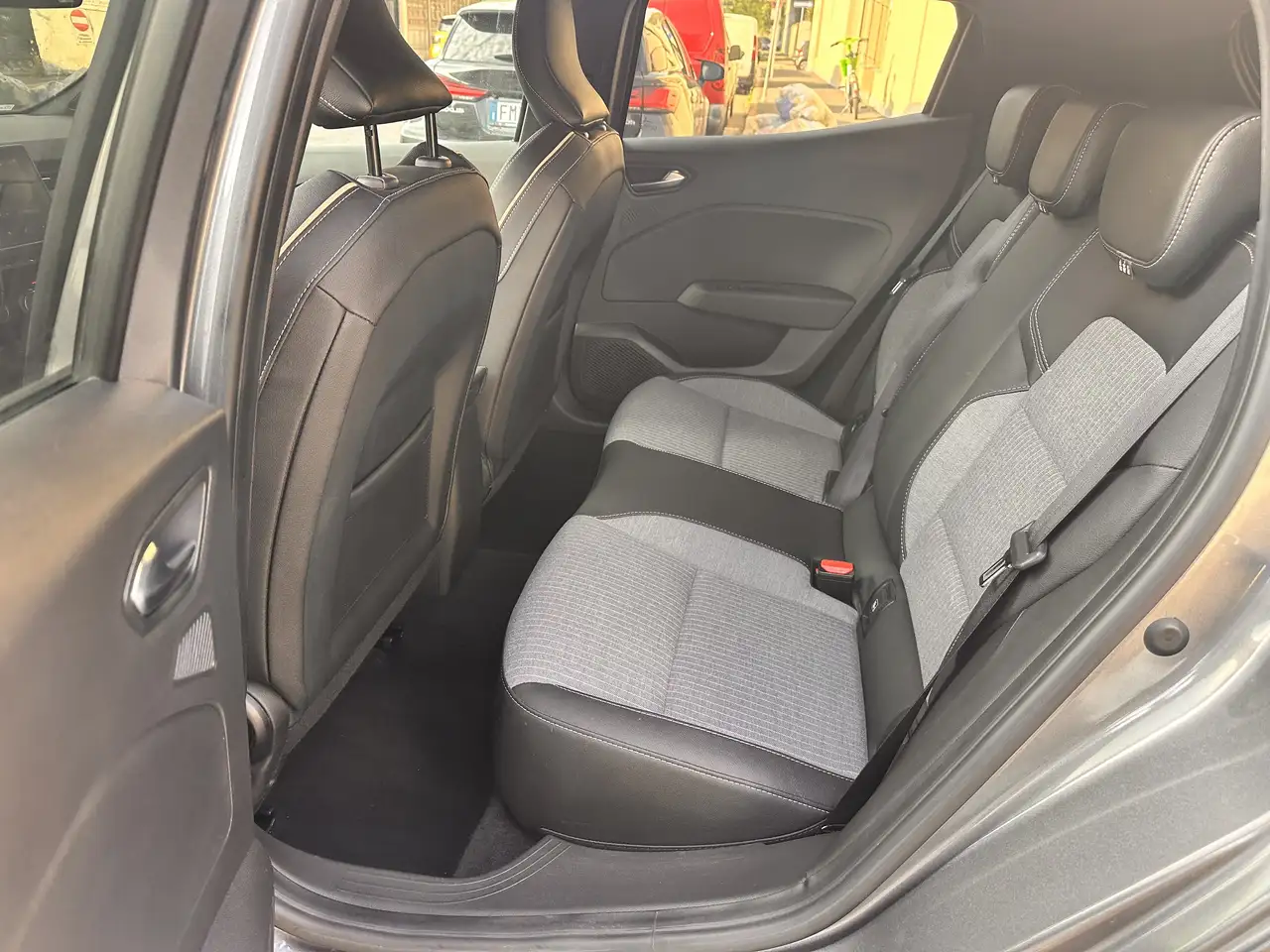 Renault Clio 1.0 eco-g Techno 100cv, миниатюра 9