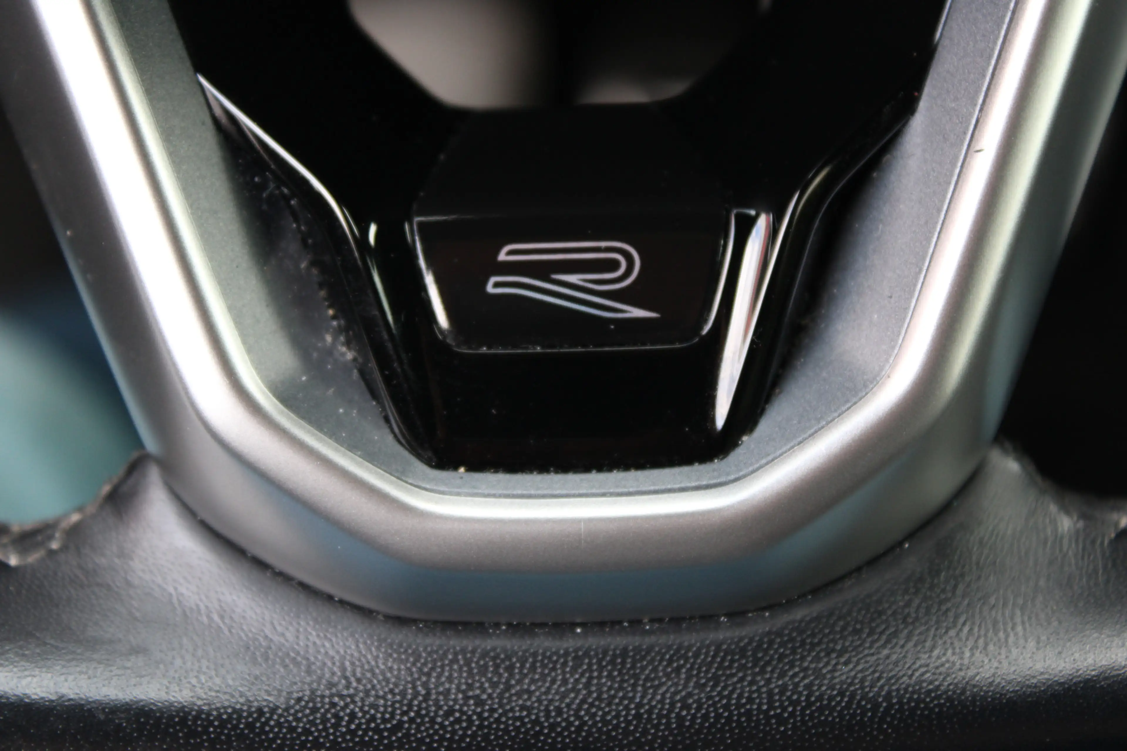 Volkswagen Polo 1.0 TSI R-Line Business — photo 20