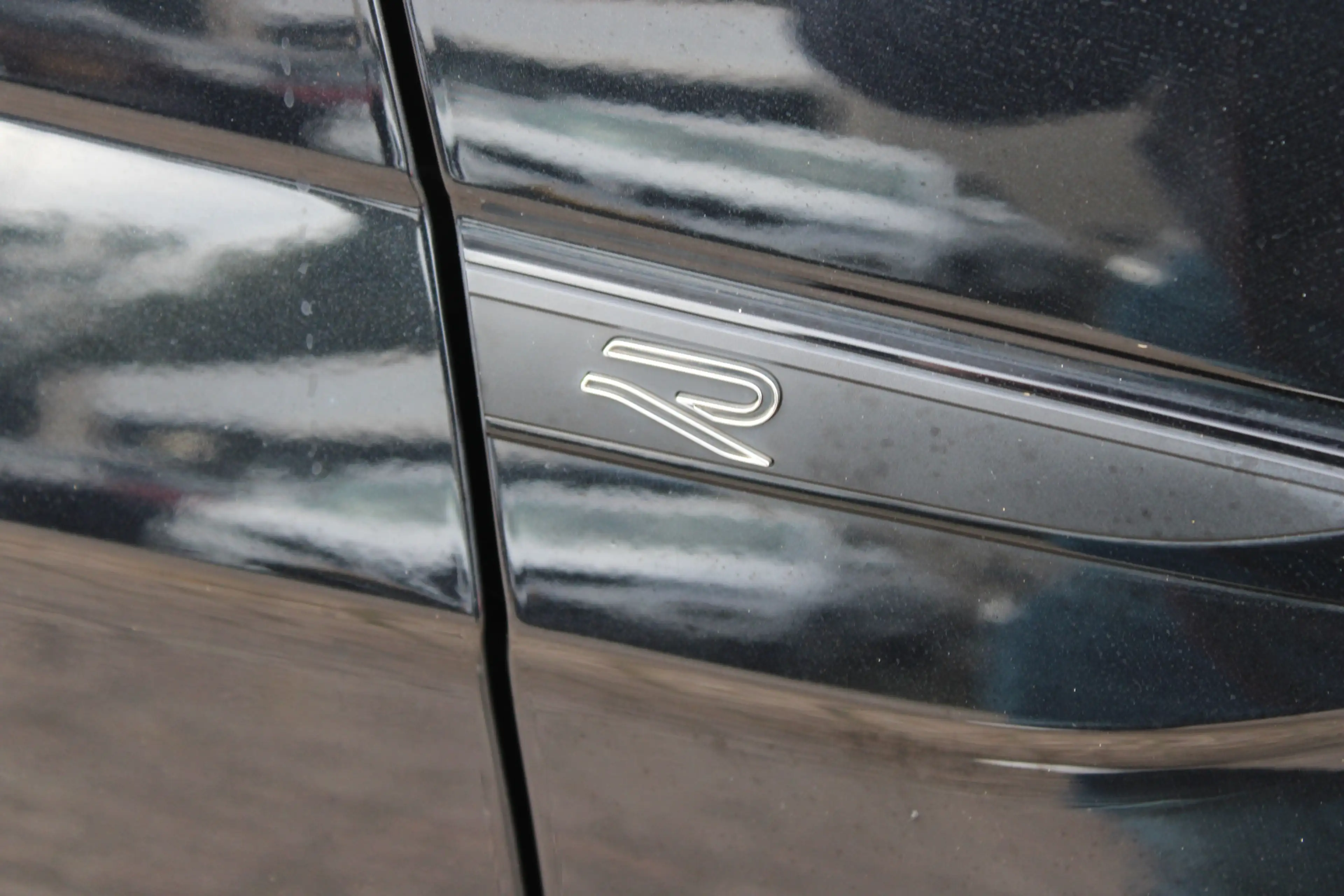 Volkswagen Polo 1.0 TSI R-Line Business — photo 24