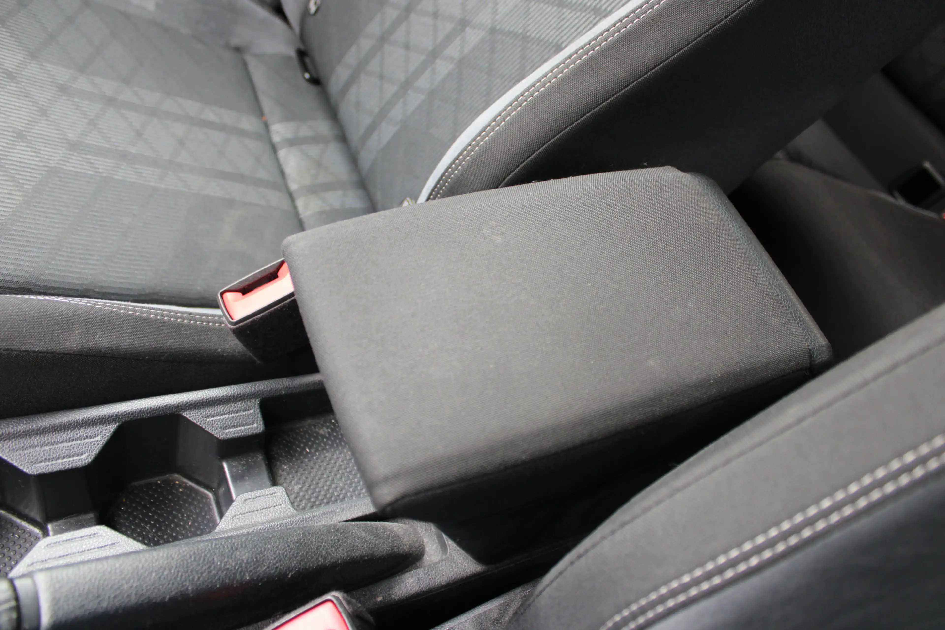 Volkswagen Polo 1.0 TSI R-Line Business — photo 17