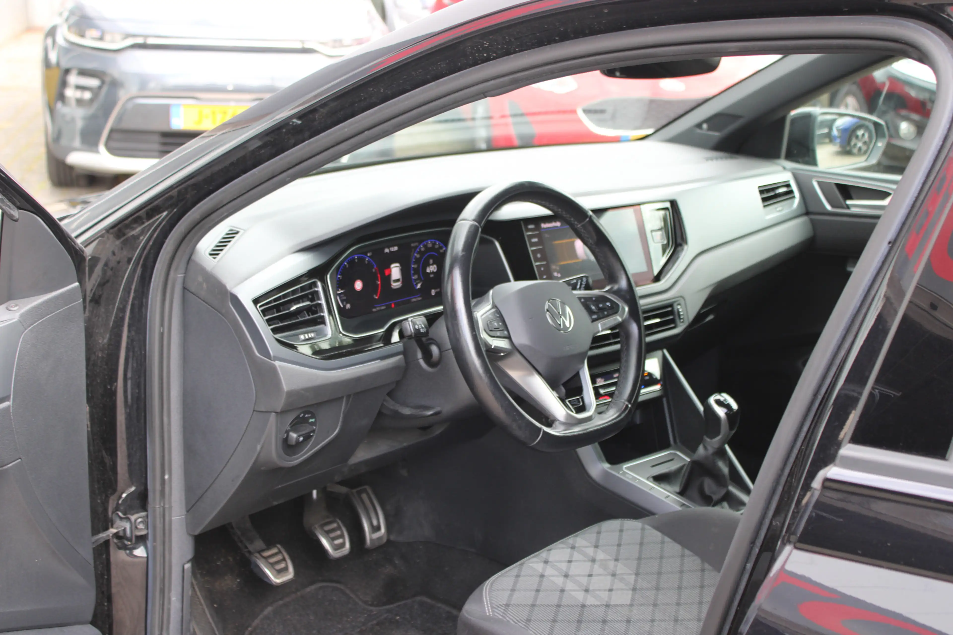 Volkswagen Polo 1.0 TSI R-Line Business — photo 4