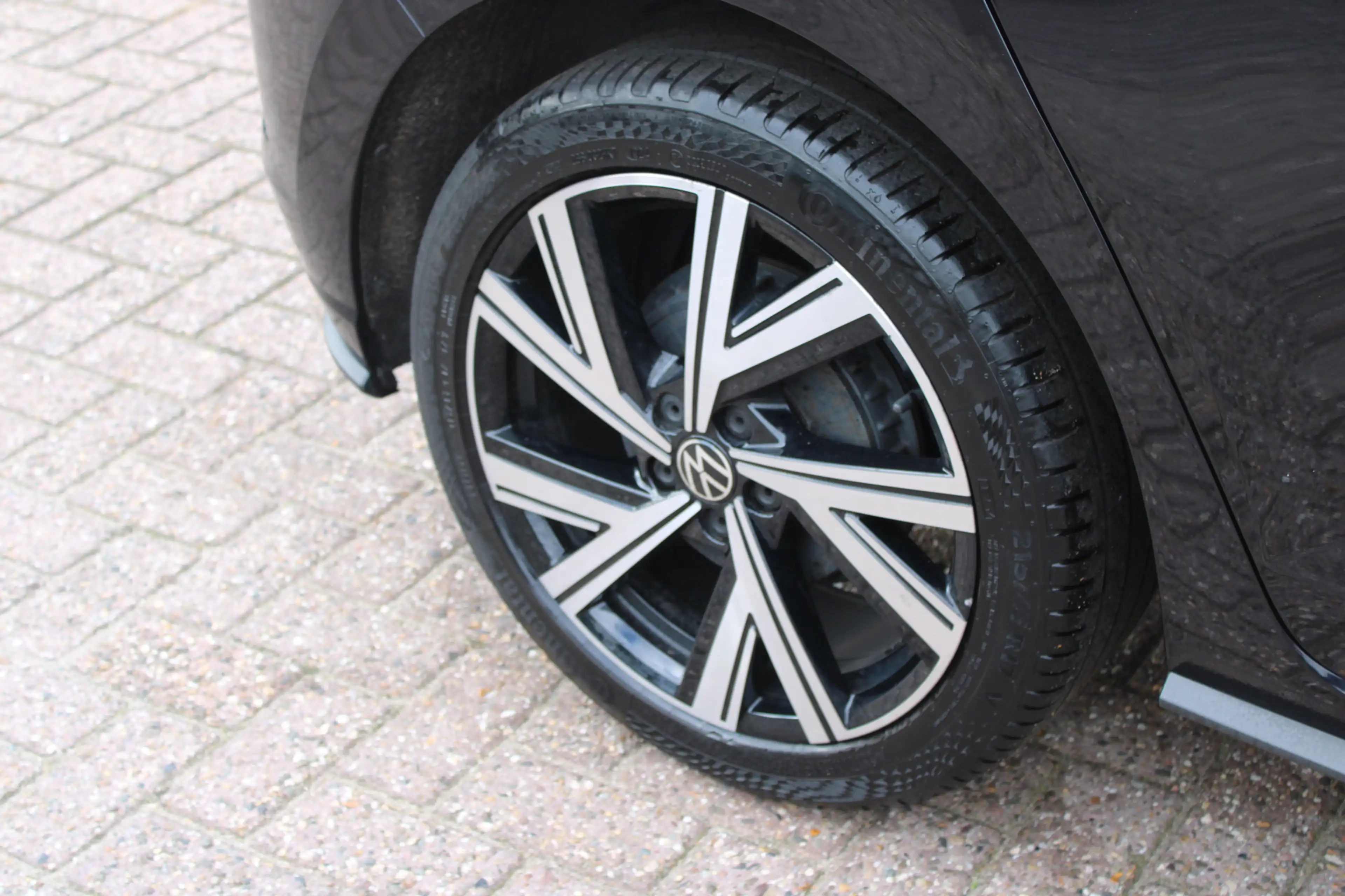 Volkswagen Polo 1.0 TSI R-Line Business — photo 23