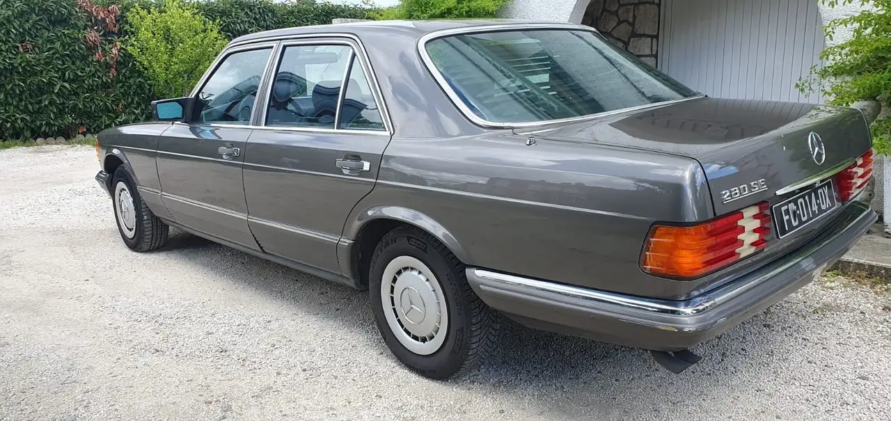 Mercedes-Benz 280 SE W126 sans corrosion Historique depuis son debut, foto 11