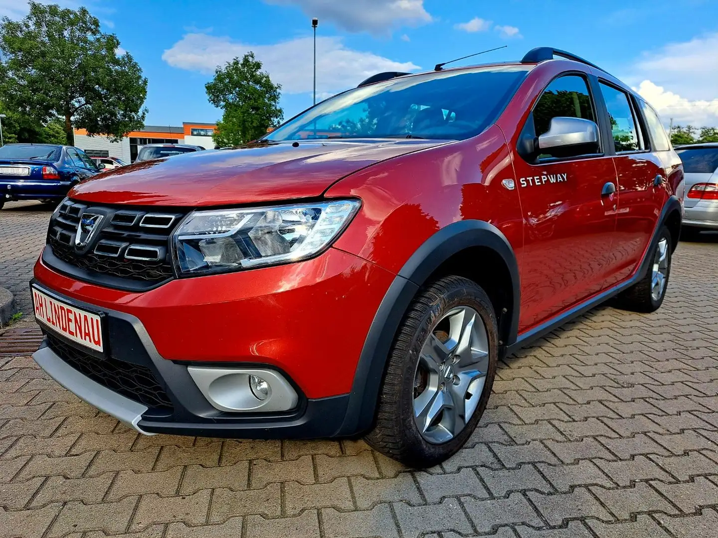 Dacia Logan MCV II Kombi Stepway Rouge - 1