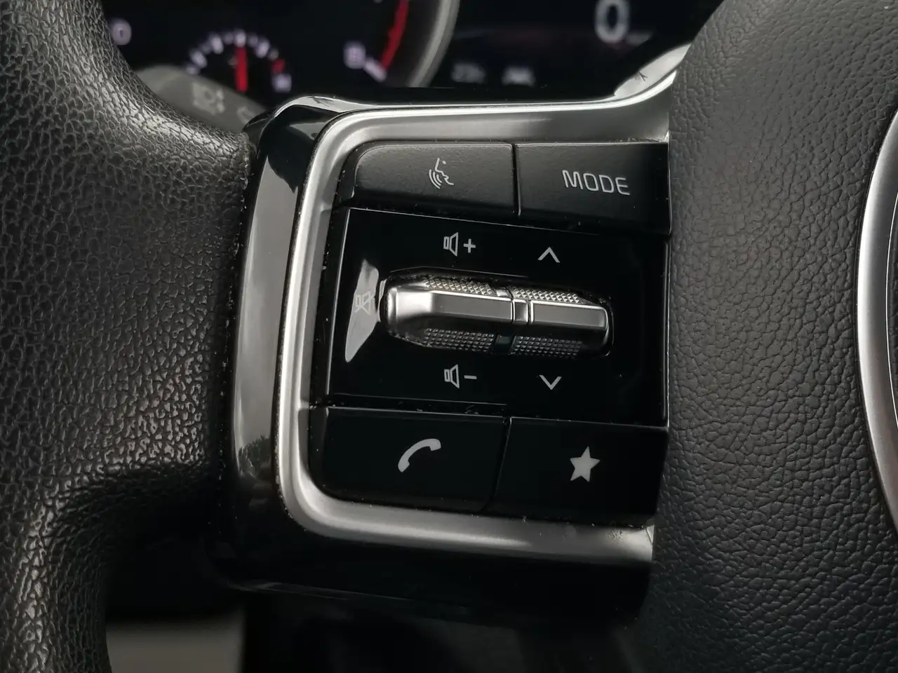 Kia Carnival photo Kia Carnival