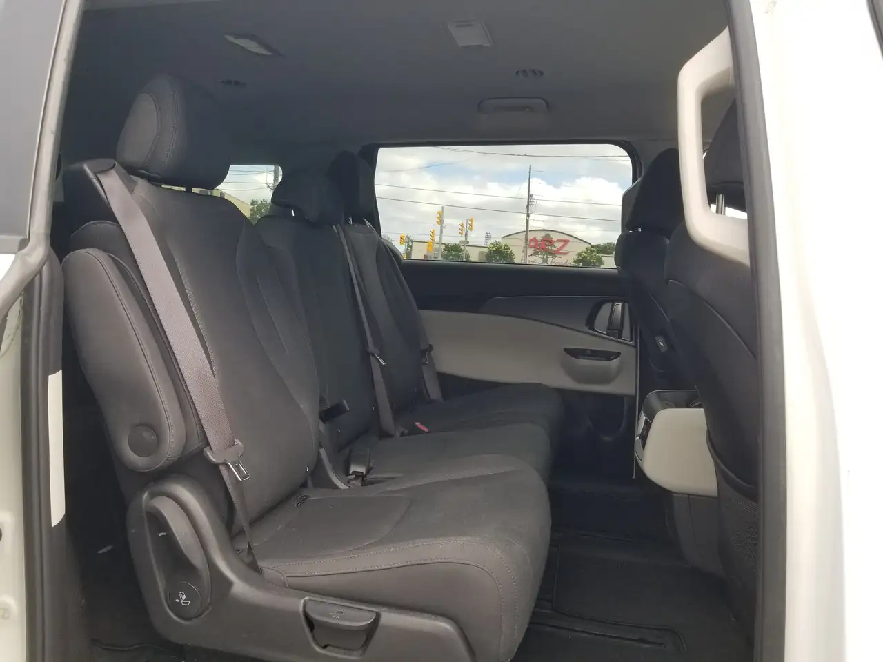 Kia Carnival photo Kia Carnival