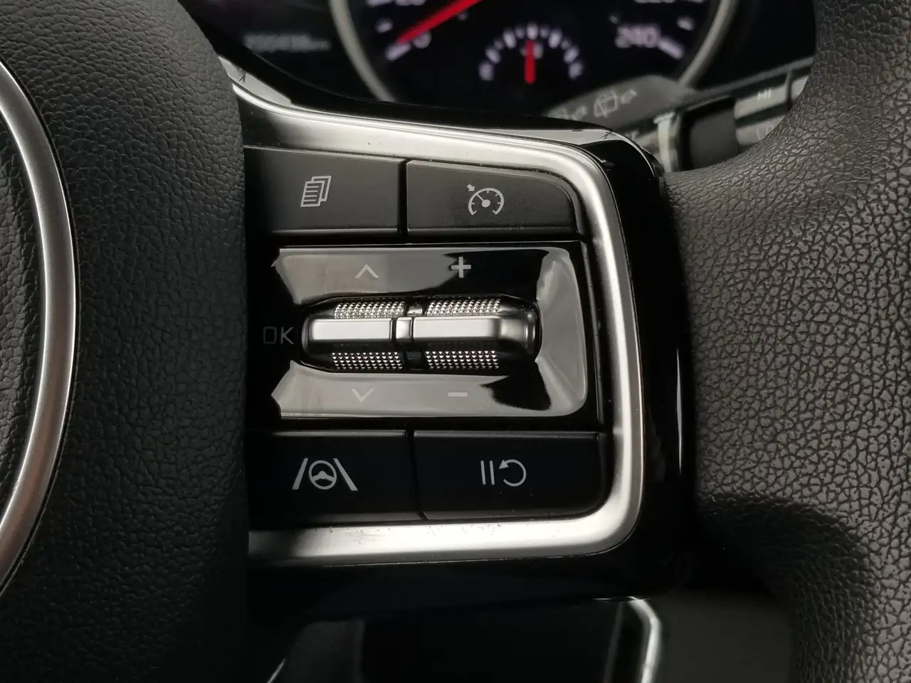 Kia Carnival photo Kia Carnival