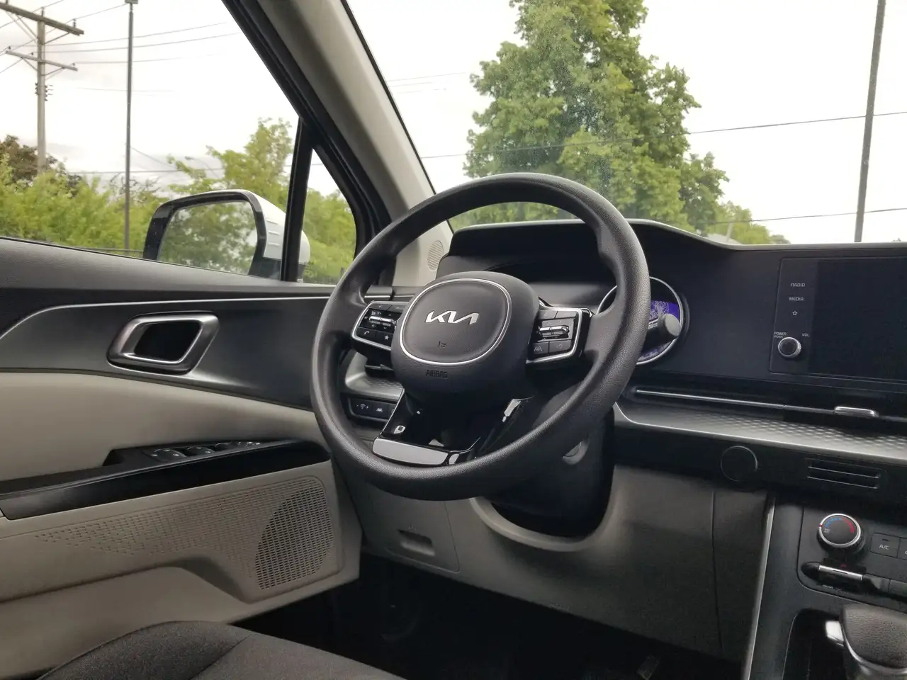 Kia Carnival photo Kia Carnival