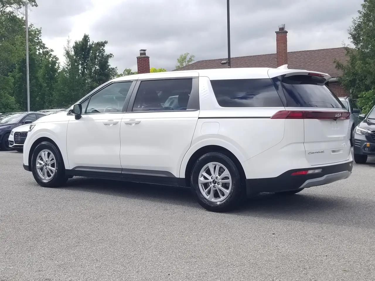 Kia Carnival photo Kia Carnival