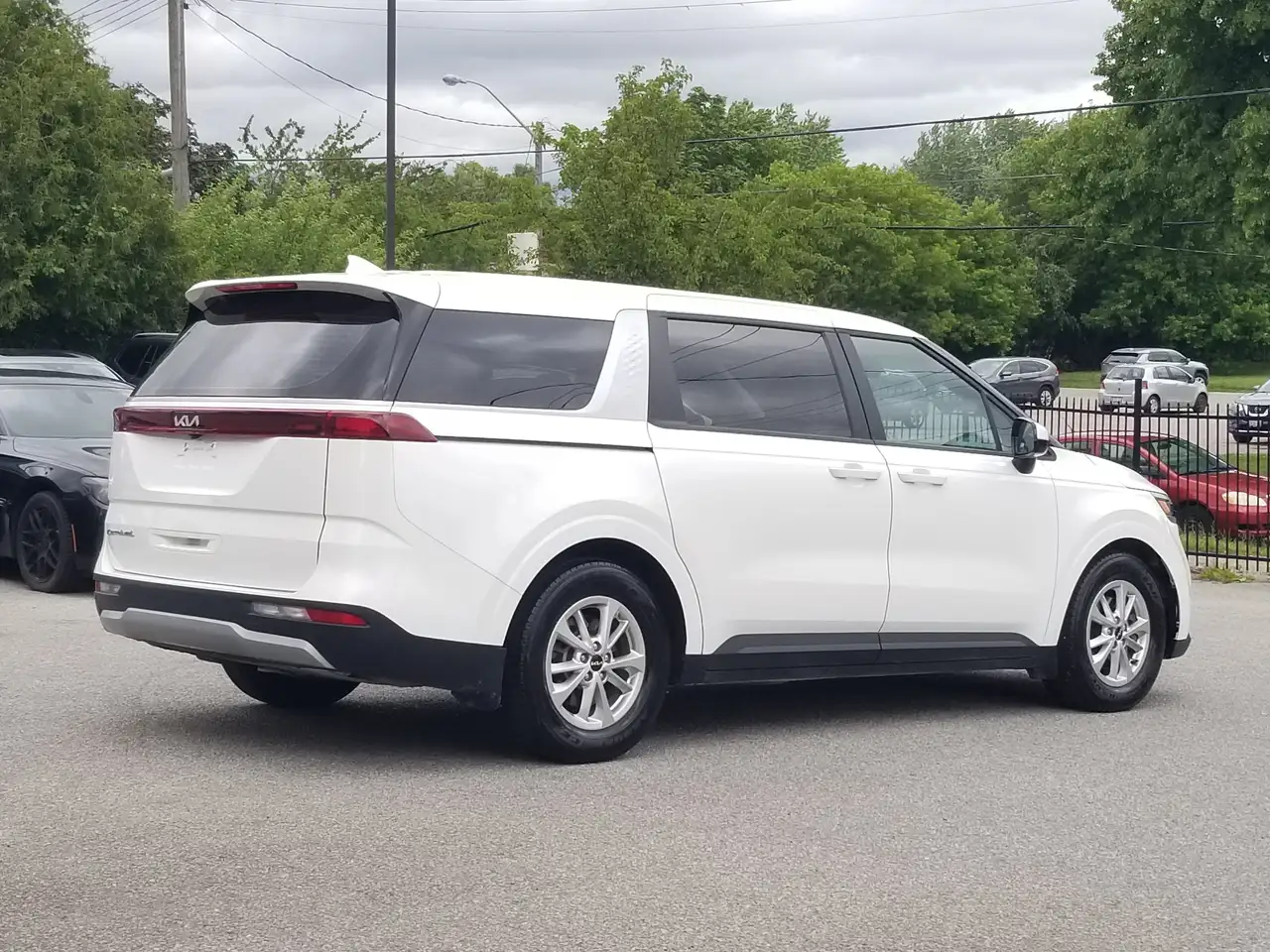 Kia Carnival photo Kia Carnival