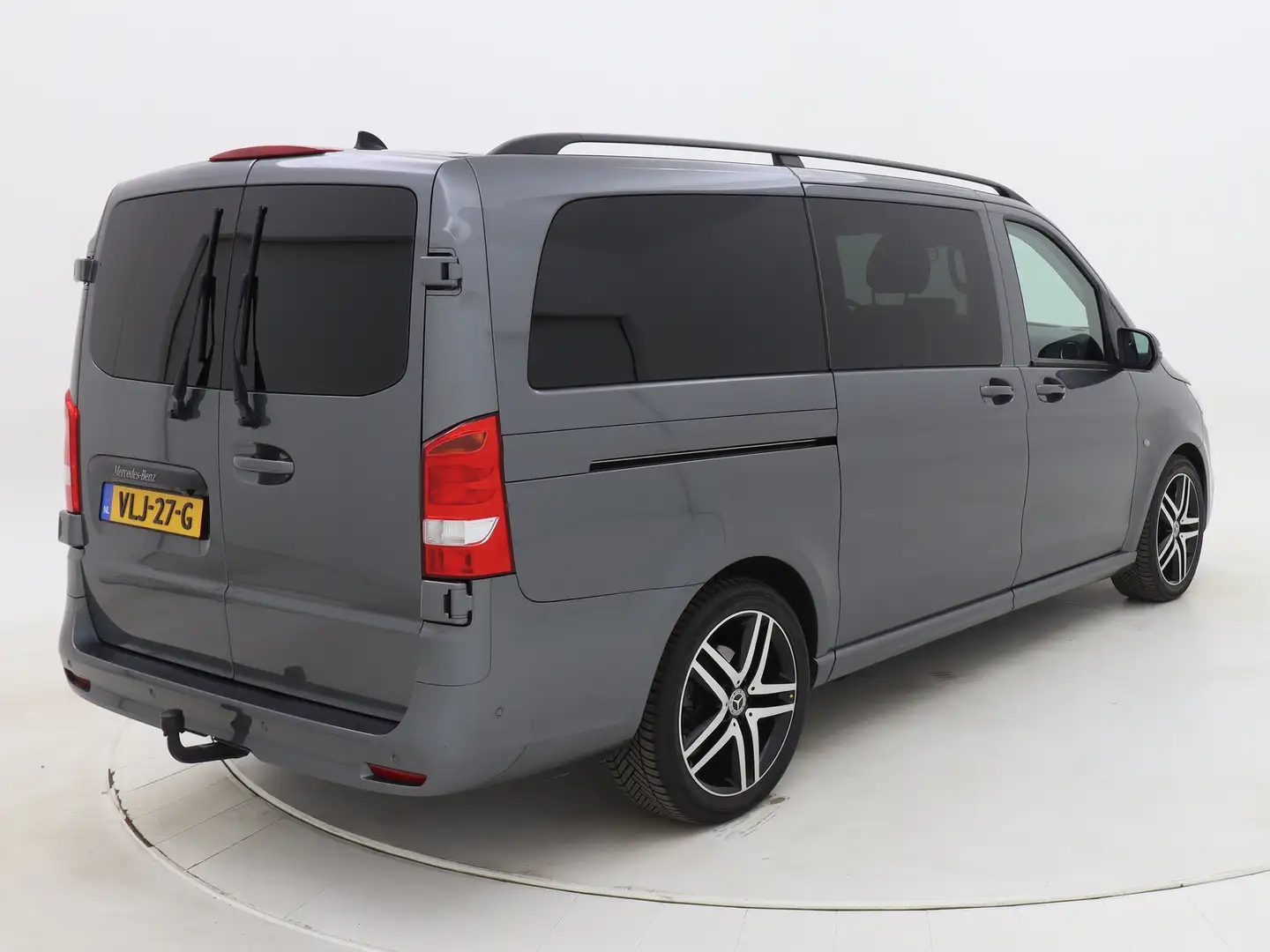 Mercedes-Benz Vito 124 CDI Lang DC 240PK AMG Line | Airmatic luchtver Gris - 2