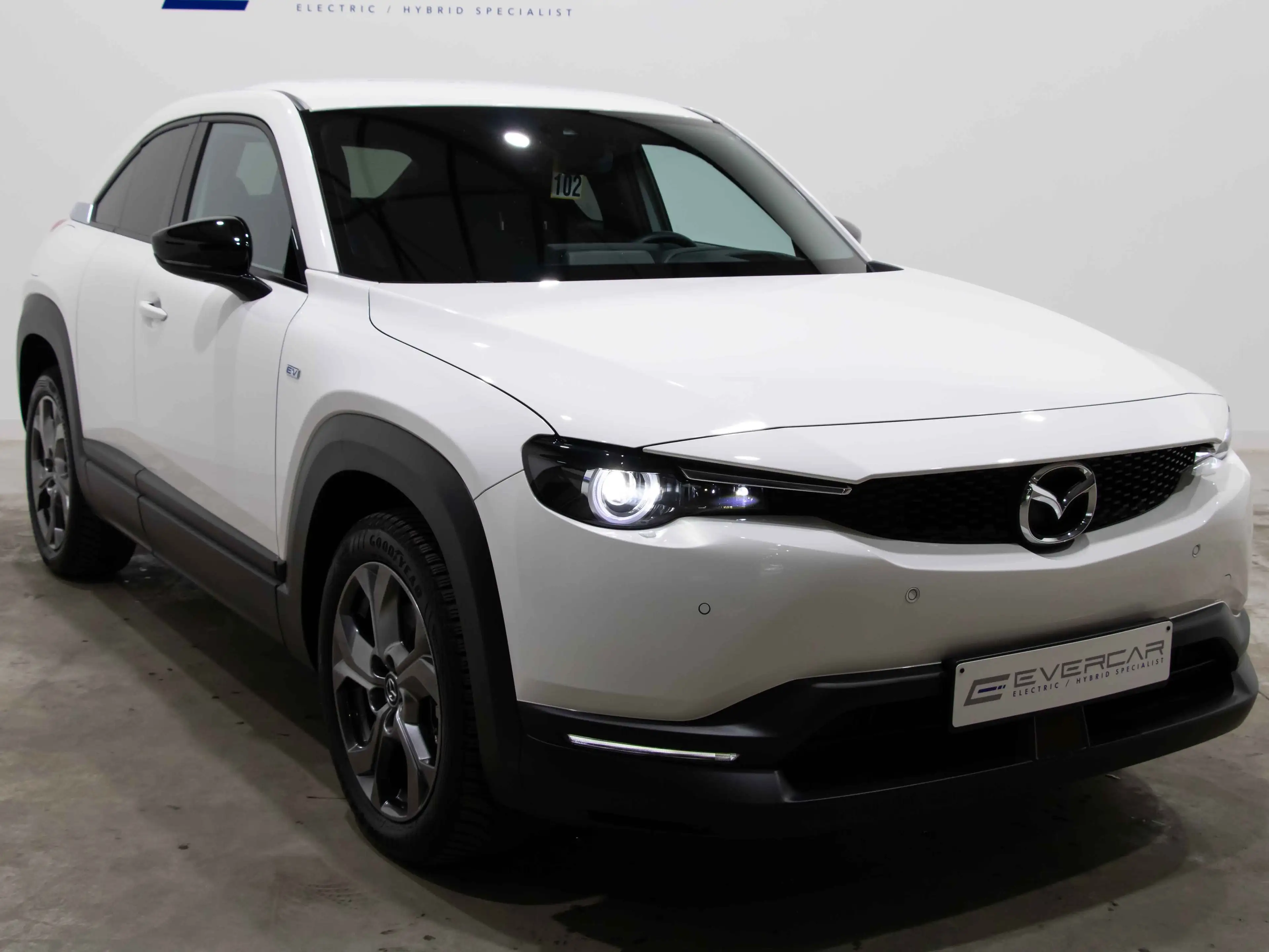 Mazda MX-30 36 kWh e-SKYACTIV ***HEATED SEATS & STEERING*** — photo 4
