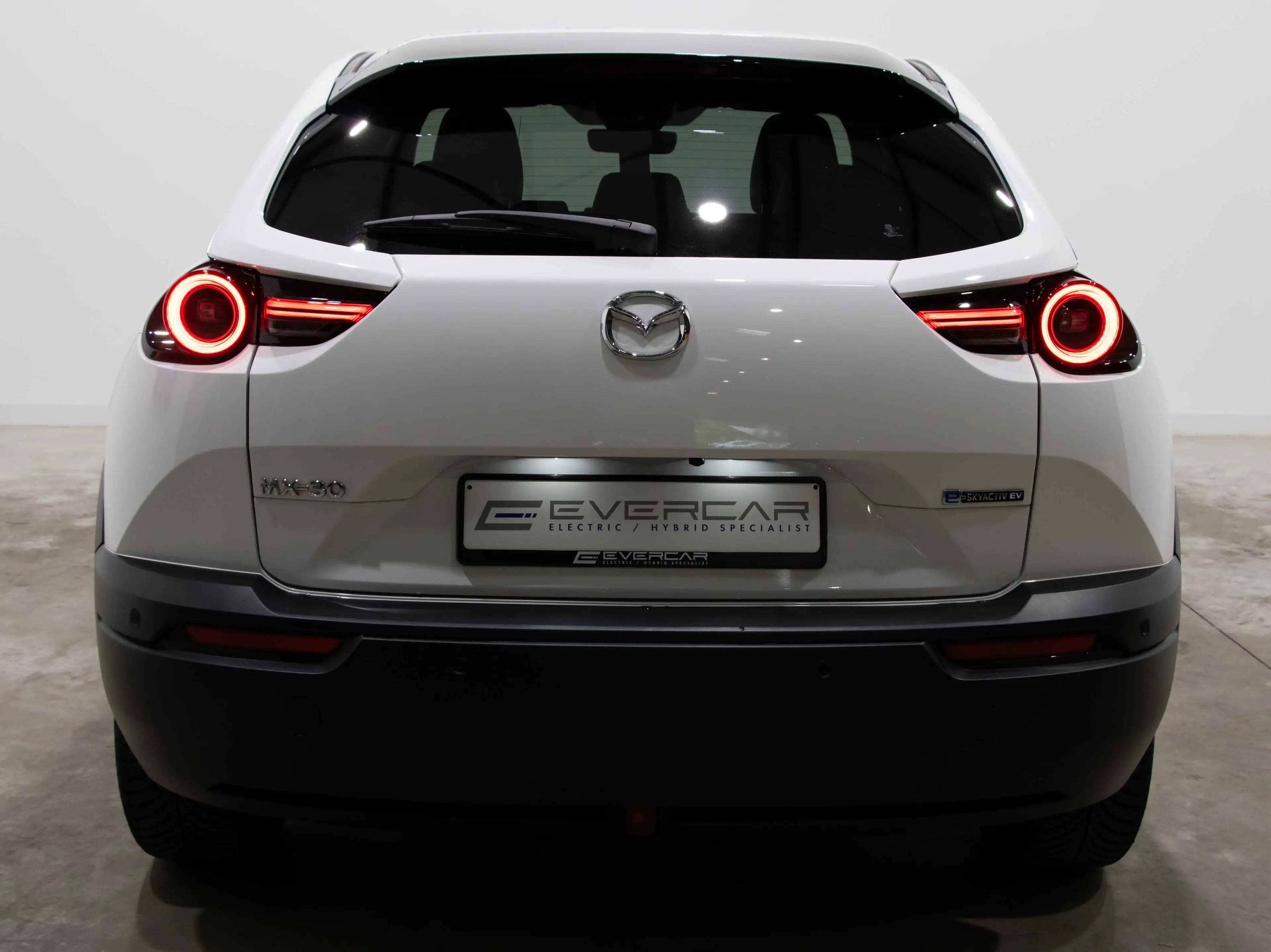 Mazda MX-30 36 kWh e-SKYACTIV ***HEATED SEATS & STEERING*** — photo 6