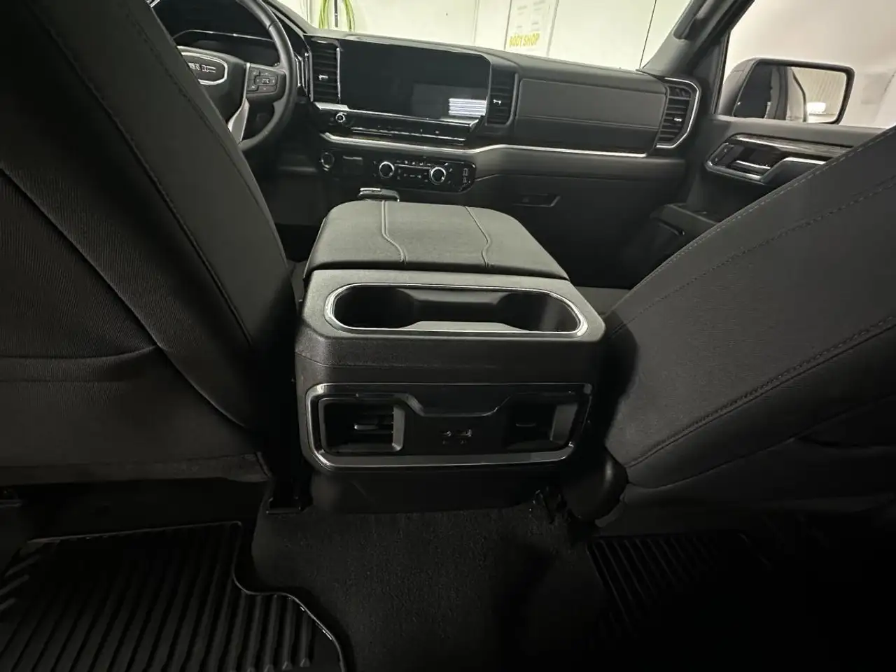 GMC Sierra 1500 снимка GMC Sierra 1500