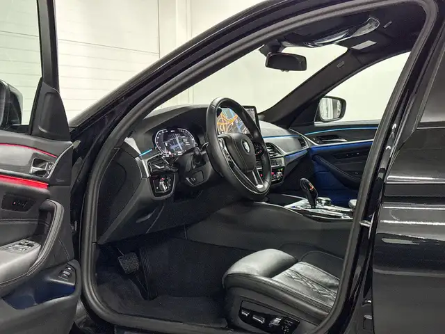BMW 5 Series view 8