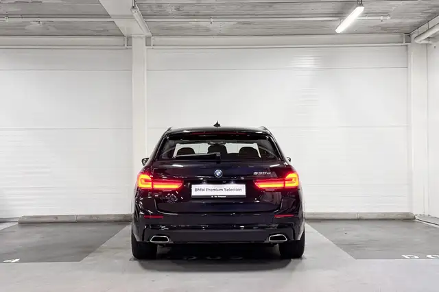 BMW 5 Series view 7