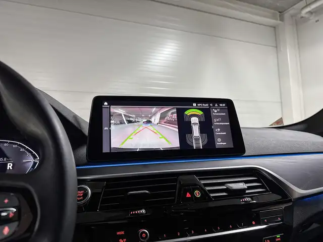 BMW 5 Series view 13
