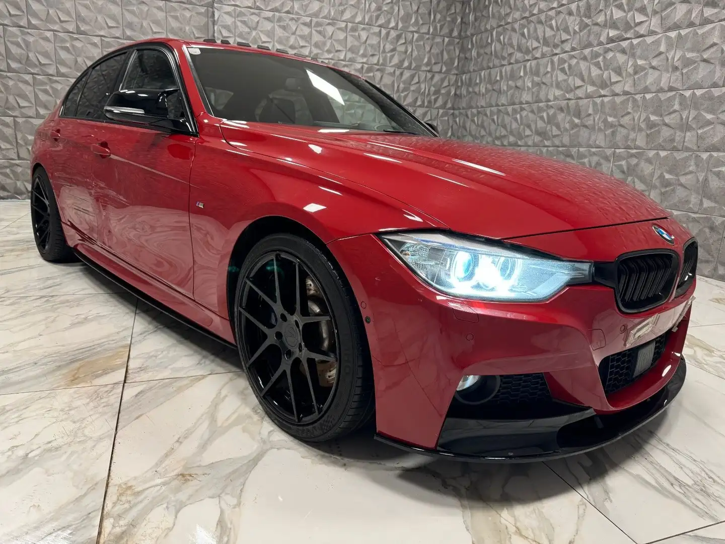 BMW 330 M-Performance Paket / VOOLLLL Rouge - 1