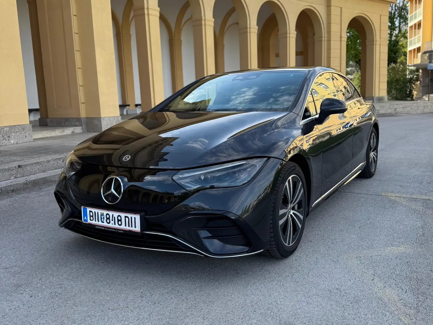 Mercedes-Benz EQE 300 EQE 300 | AMG | Junge-Sterne Garantie | Teil-autonom Fahren Limousine Grau - 1