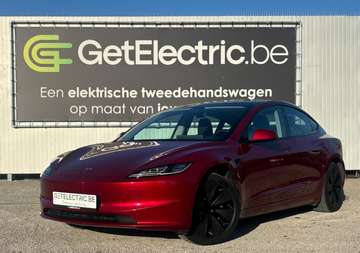 Model 3 RWD Highland *Winter -en zomerbanden*