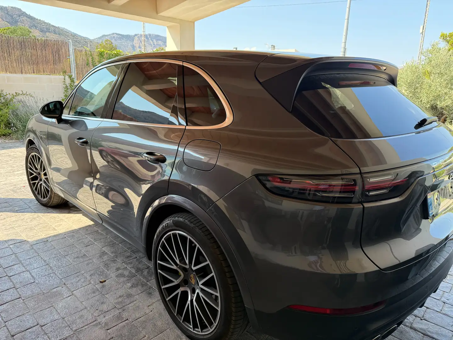 Porsche Cayenne Cayenne S Hybrid Gris - 2