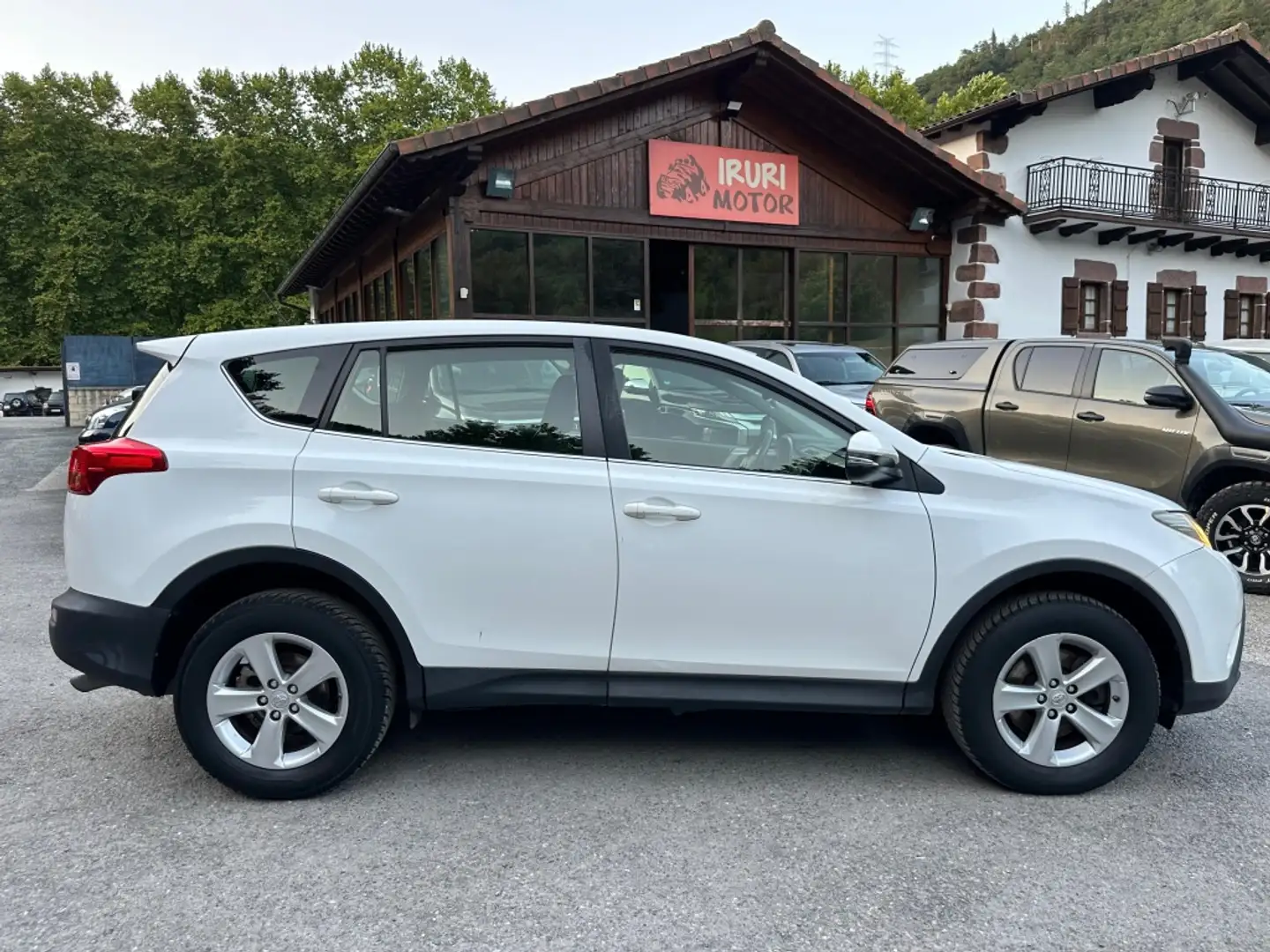 Toyota RAV 4 2.2D-4D Advance 4x2 Blanc - 1
