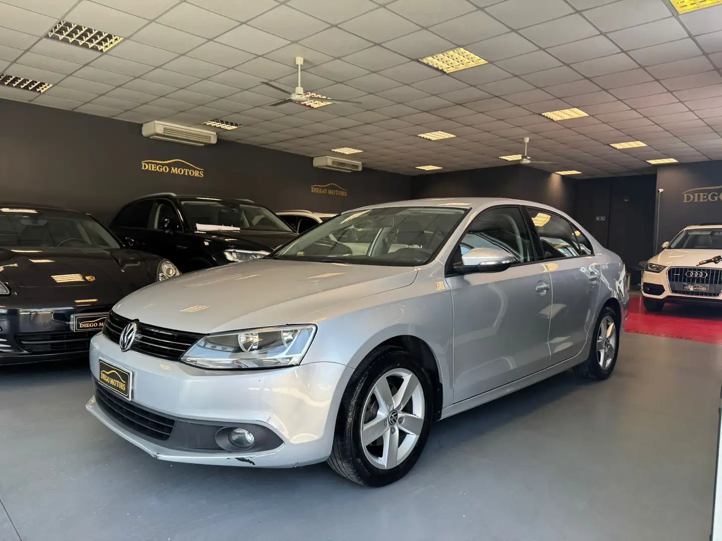 Volkswagen Jetta 1.6 tdi dpf Zilver - 1