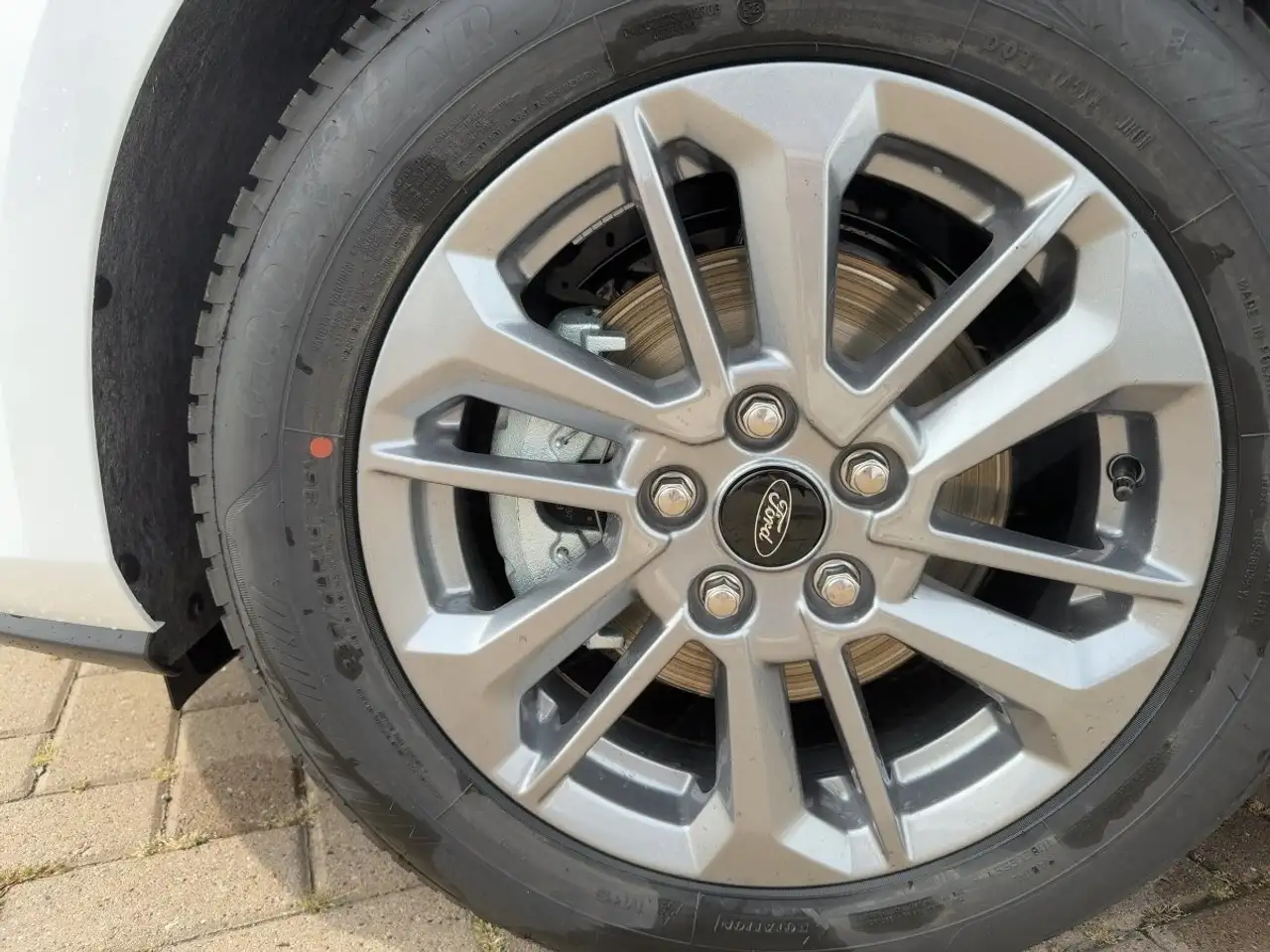 Ford Focus Turnier 1.5 EcBl. Titanium ACC*TWA*NAVI*AHK 12