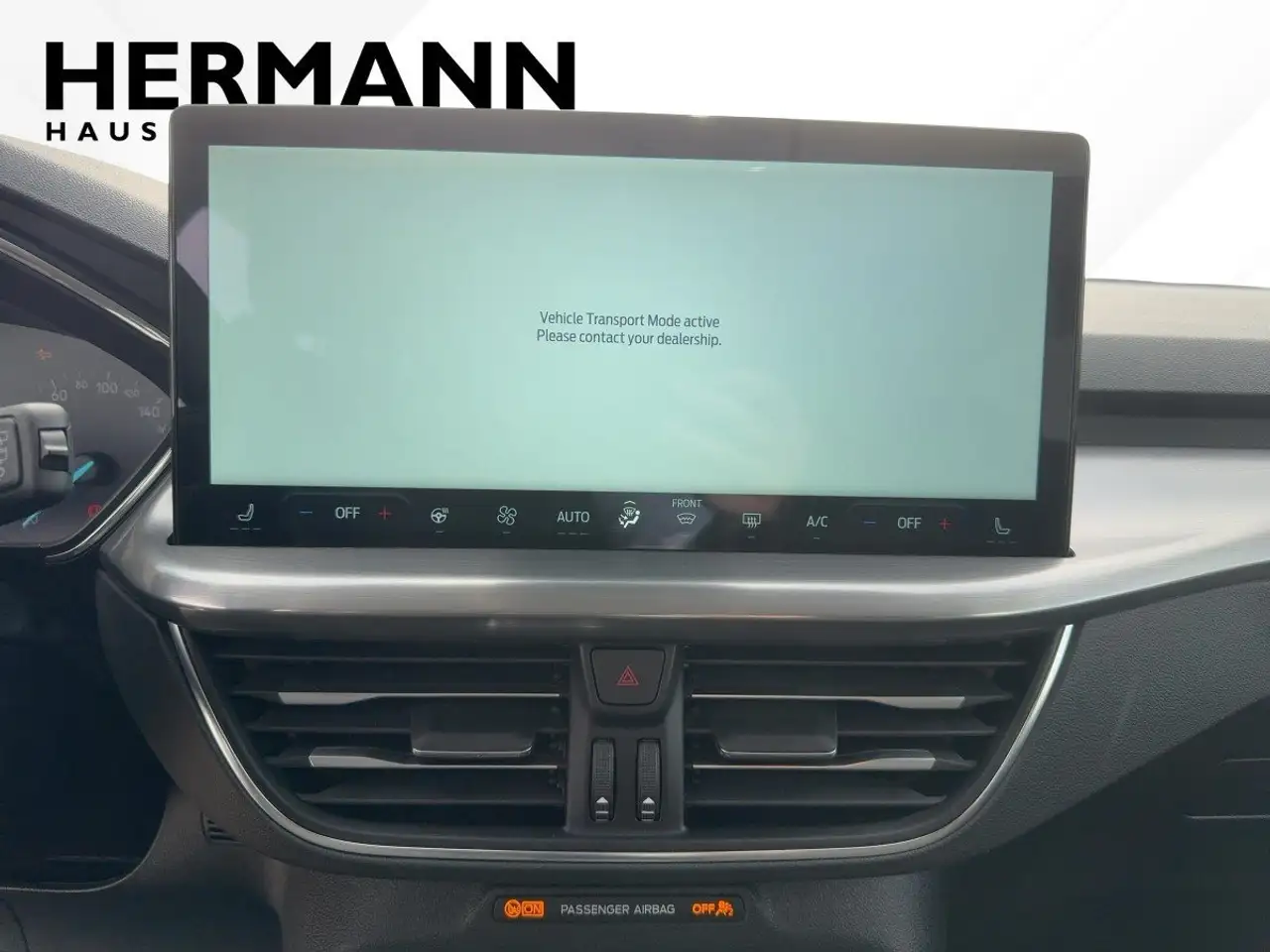 Ford Focus Turnier 1.5 EcBl. Titanium ACC*TWA*NAVI*AHK 11