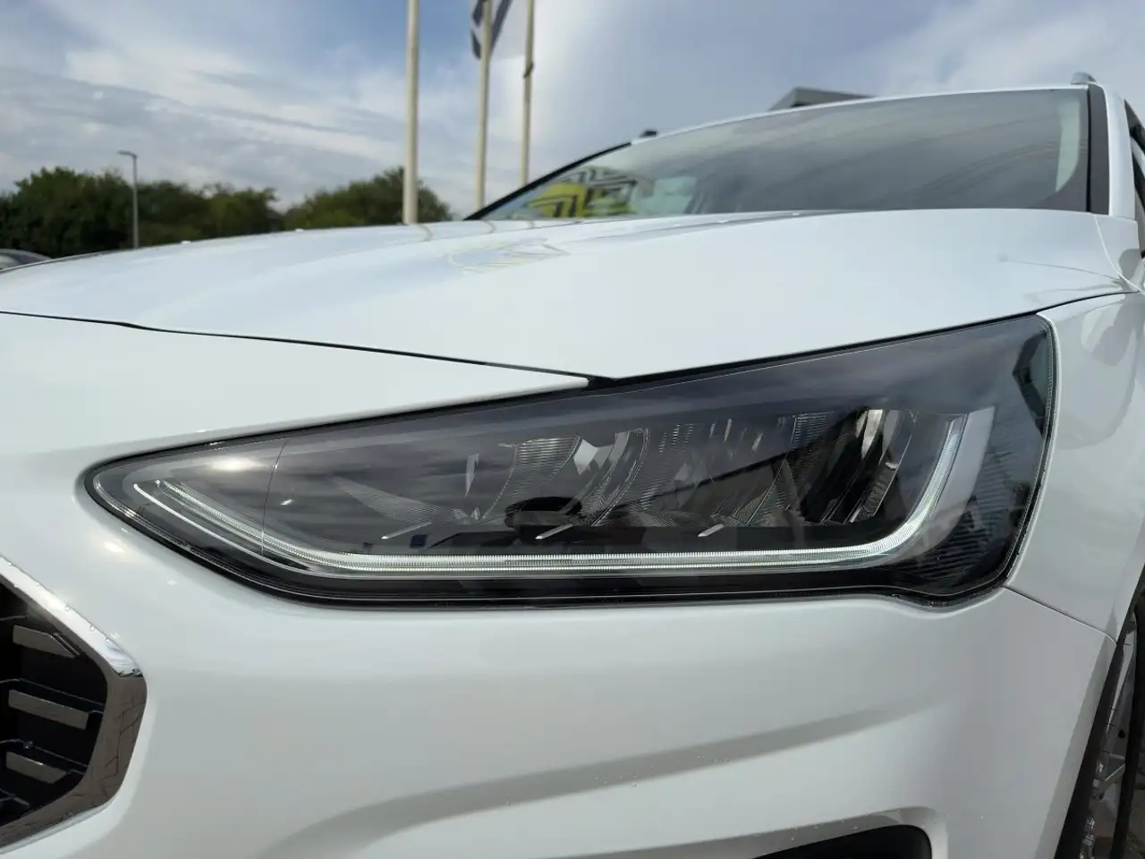 Ford Focus Turnier 1.5 EcBl. Titanium ACC*TWA*NAVI*AHK 13