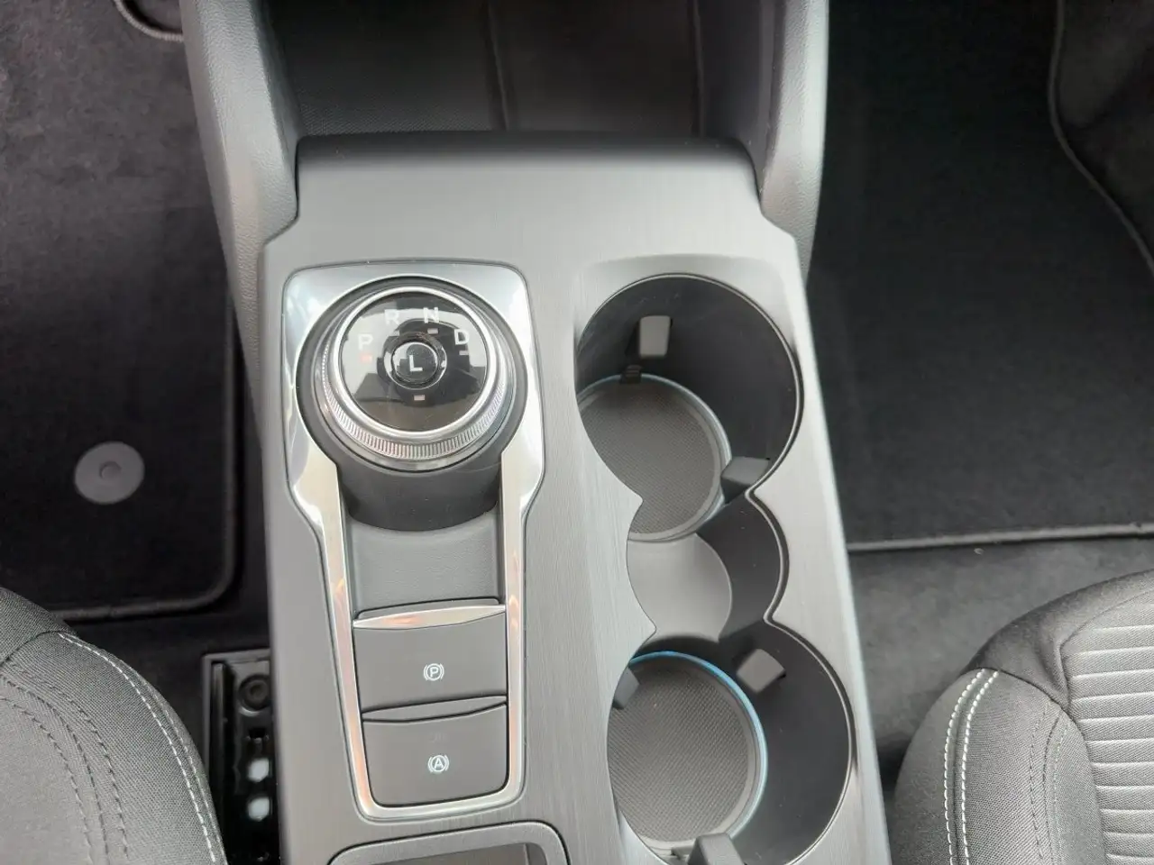 Ford Focus Turnier 1.5 EcBl. Titanium ACC*TWA*NAVI*AHK 14