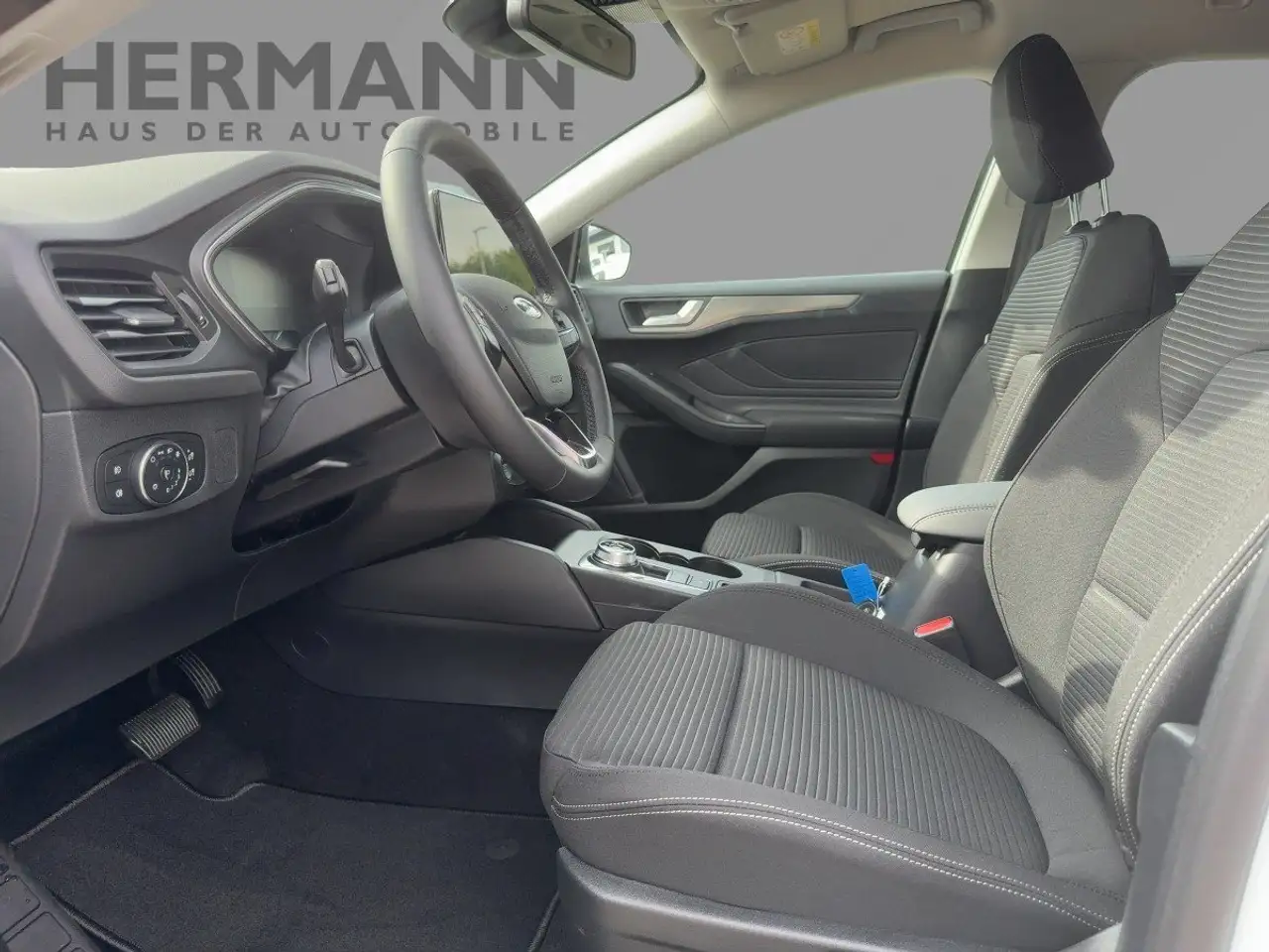 Ford Focus Turnier 1.5 EcBl. Titanium ACC*TWA*NAVI*AHK 7