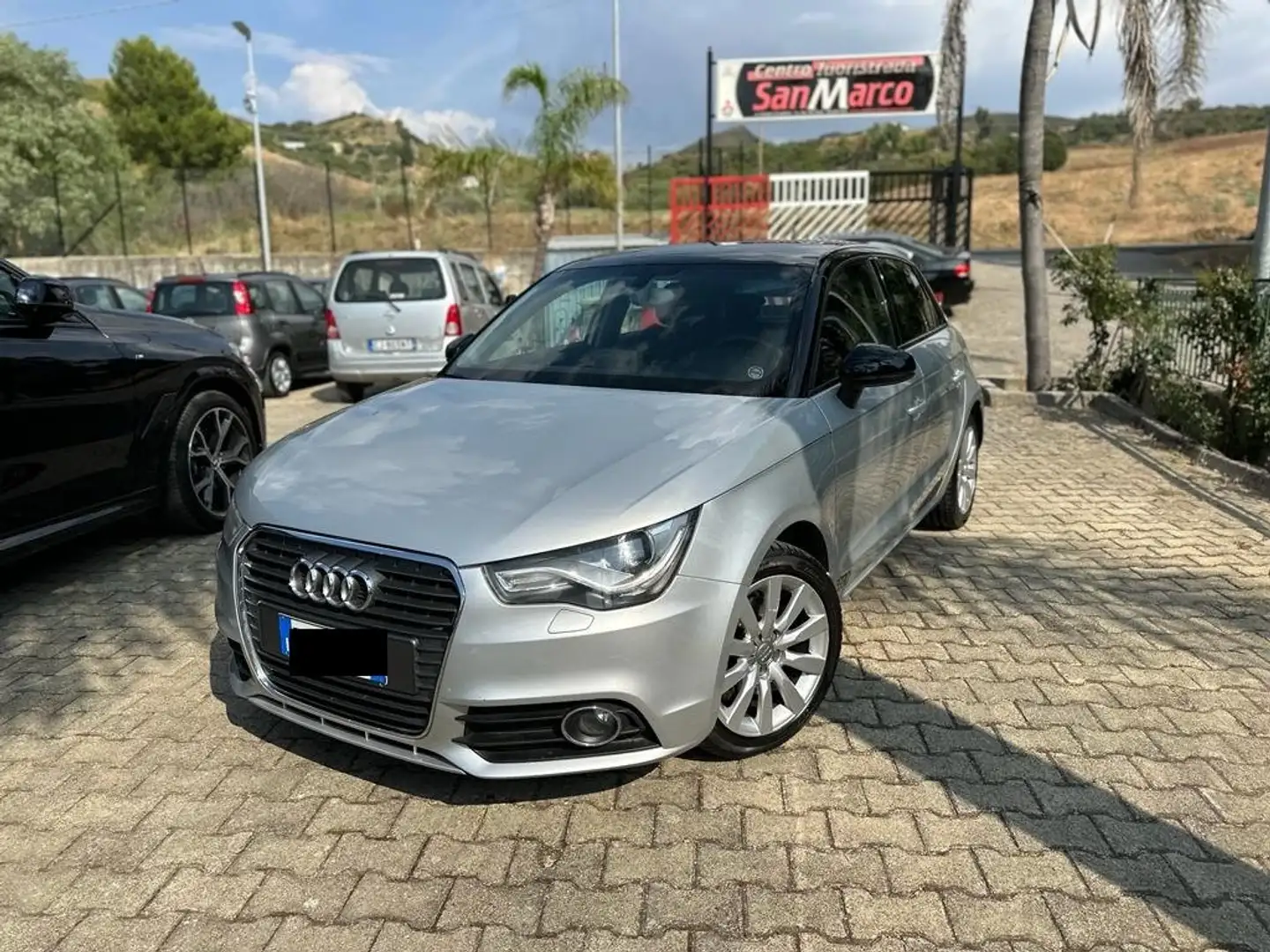 Audi A1 Sportback 1.6 tdi Attraction 105cv Grigio - 2