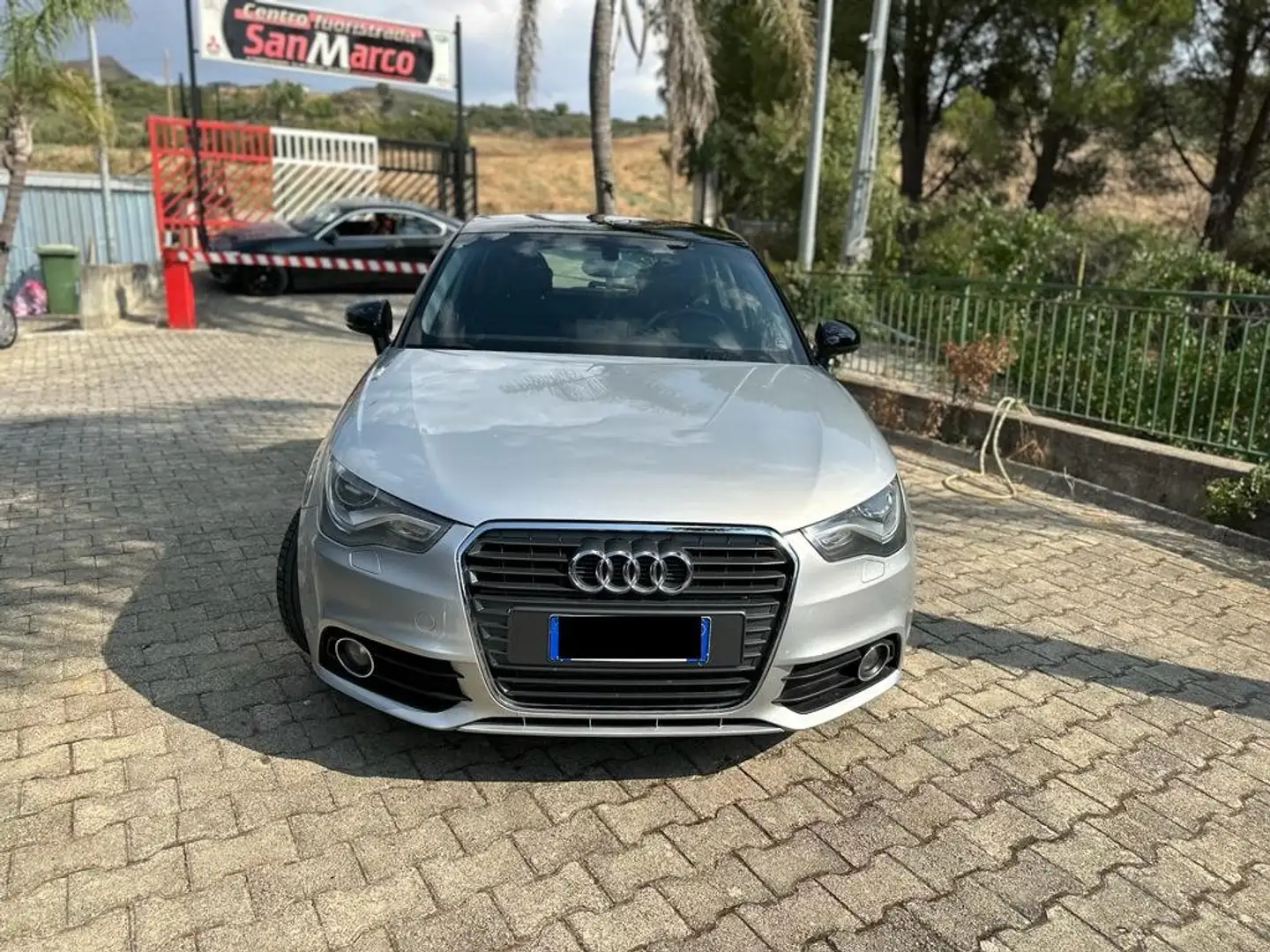 Audi A1 Sportback 1.6 tdi Attraction 105cv Grigio - 1