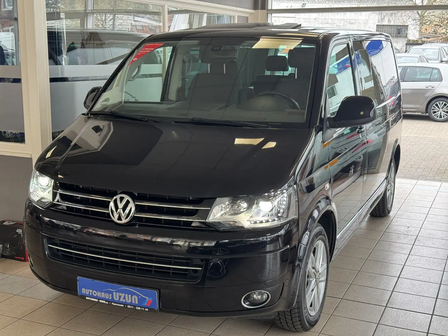 Volkswagen T5 Multivan 2.0TDI BMT Life 7Sitze Auto Navi AHK Schwarz - 2