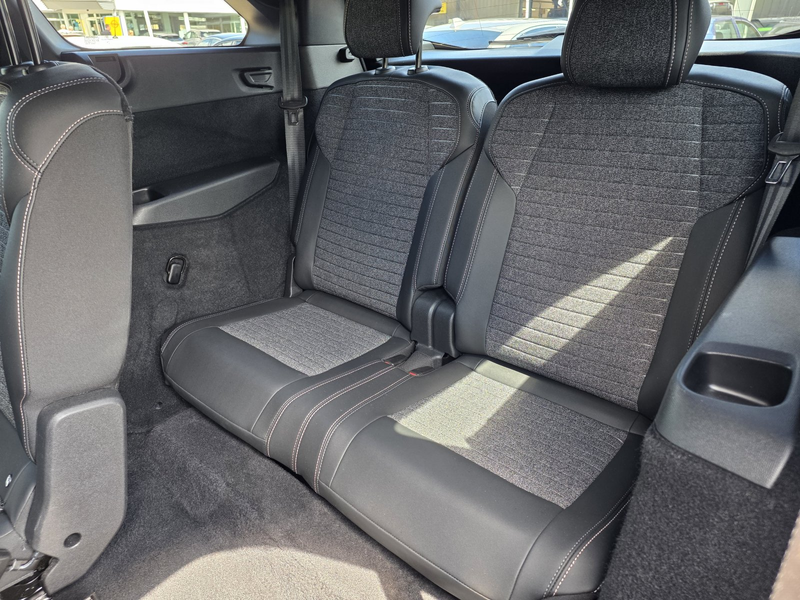 Peugeot 5008 Allure Hybrid ACC/NAVI/SHZ+LHZ/PDC+360CAM/TOTWINKE — photo 9